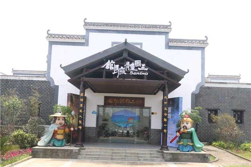 景區(qū)標(biāo)識設(shè)計中，內(nèi)部結(jié)構(gòu)布局應(yīng)該怎么做？